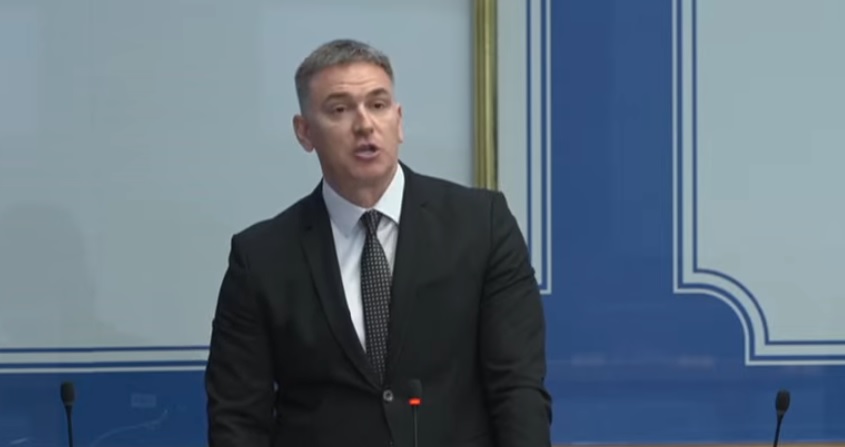 Huter: Nebuloza da zatvorenici dolaze u Skupštinu, lansirana da skrene pažnju sa jučerašnjeg debakla većine