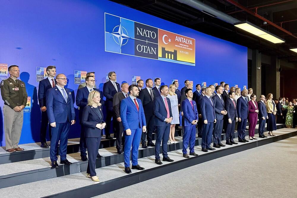 Ibrahimović: Crna Gora posvećena ključnim zadacima NATO-a