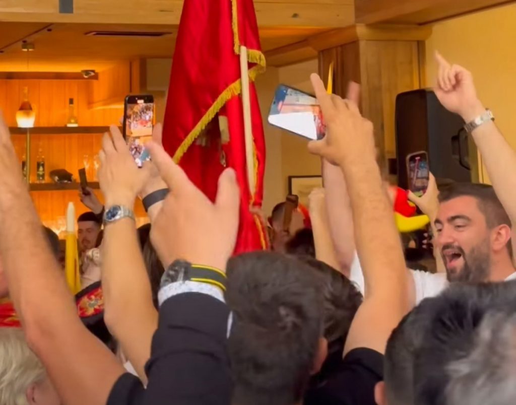 Dernek za Dan nezavisnosti: U restoranu Ljuba Milovića slave uz Tompsonove pjesme, u transu i DPS-ov pulen Andrija Klikovac (FOTO, VIDEO)
