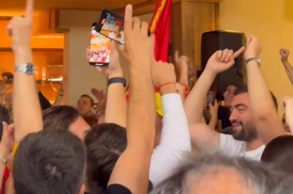 Dvostruki aršini: Smeta pjesma o Pavlu Đurišiću, a ne smeta orgijanje DPS-a uz ustaški repertoar kod Ljuba Milovića!