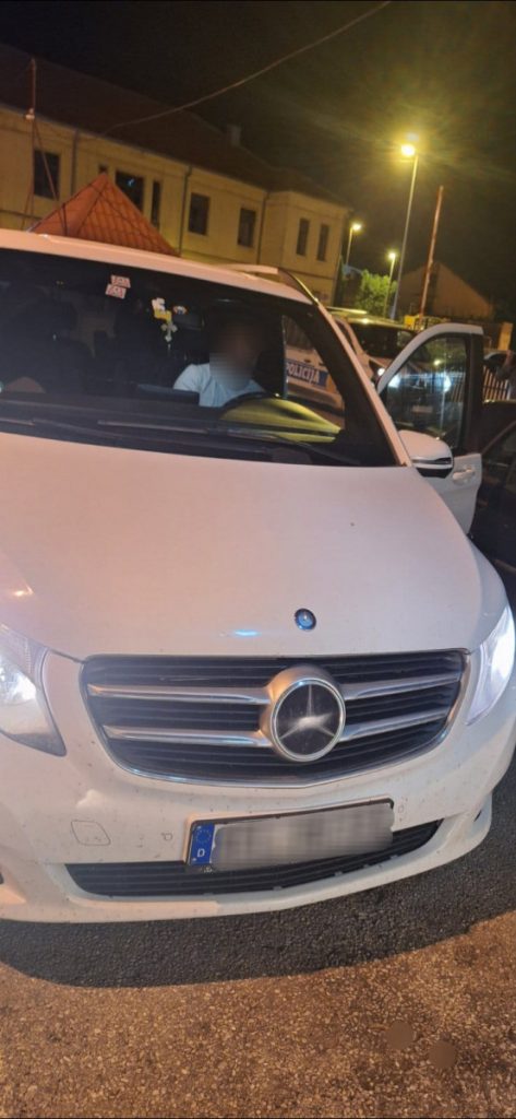 Francuzu na granici oduzeta kola koja traži Interpol