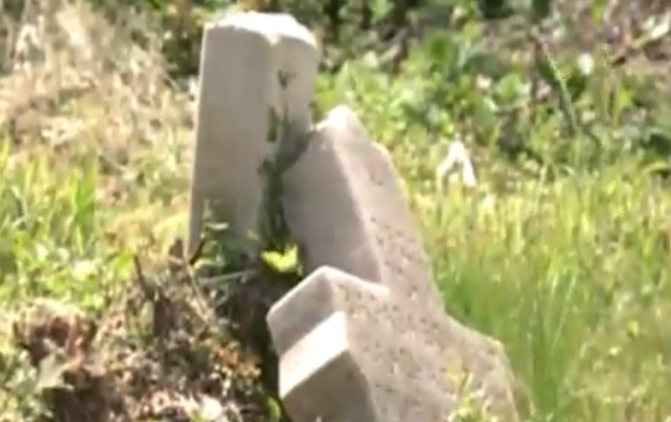 Oskrnavljena pravoslavna groblja kod Zenice i Kaknja