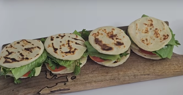 Malo ko zna ovaj recept: Samo sipajte jogurt u ključalu vodu, dodajte brašno i dobićete sjajno pecivo!