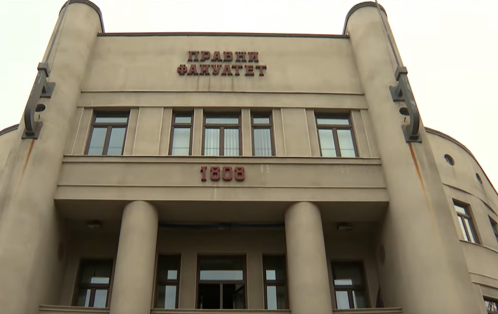 Deset ljutih blokadera blokiralo saobraćaj kod Pravnog fakulteta