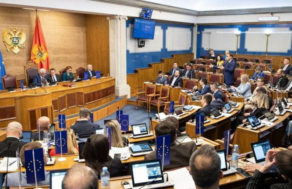 Incident u Skupštini Crne Gore: Fizički obračun između Pižurice i Mugoše?