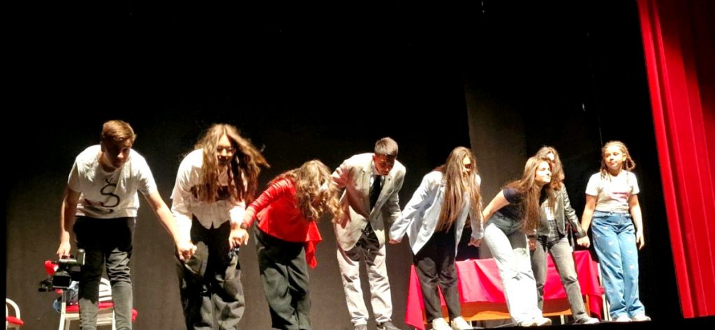 Rožajski dramski amateri idu dalje: Predstava „Veče istine“ osmi put izvedena u Pljevljima