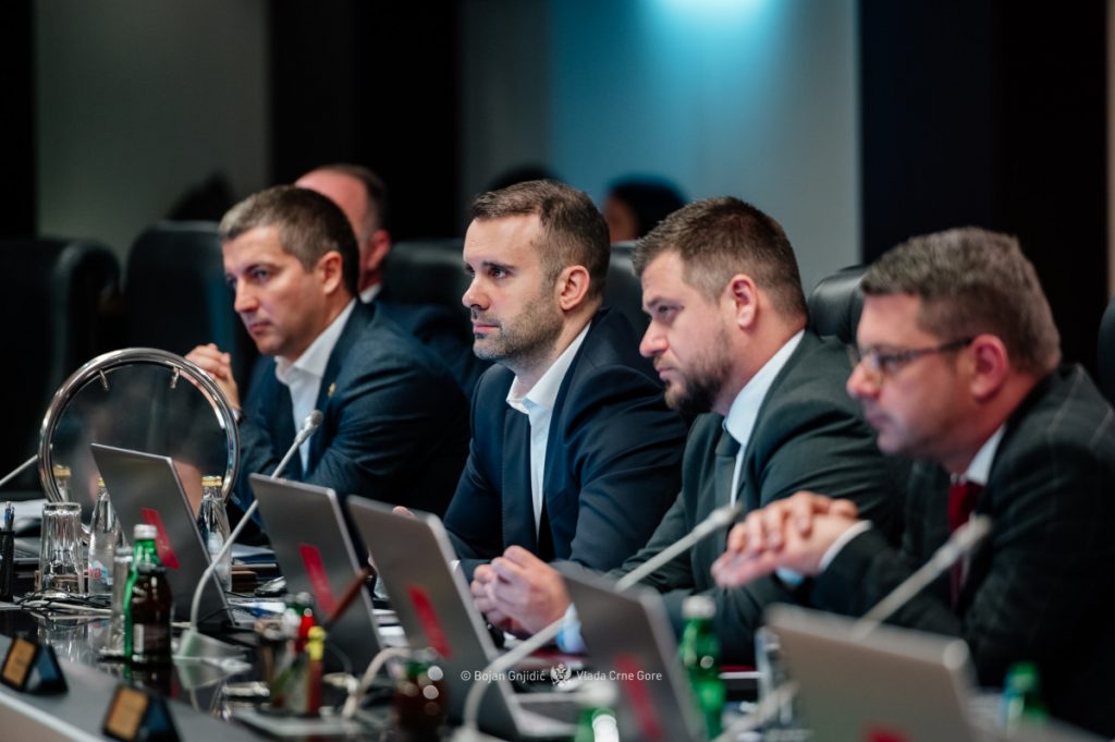 Dvostruki aršini Vlade: Štite teritorijalni integritet Ukrajine, dok priznaju otimanje teritorije Srbije
