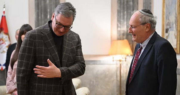Vučić se sastao sa Efraimom Zurofom: Zahvalni smo na svemu što je učinio za istinu o stradanju srpskog naroda u Jasenovcu