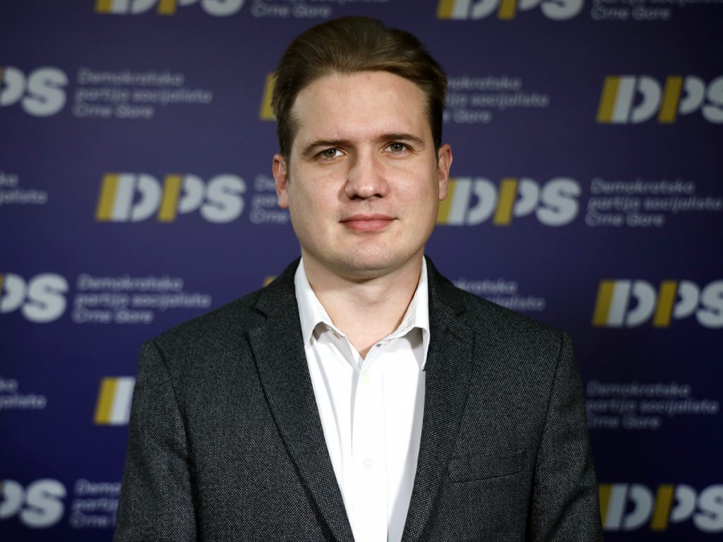 SKANDALOZNA I SRAMNA IZJAVA ODBORNIKA DPS-a: Insistiranje na temi ubistva novinara (prim. aut. Duška Jovanovića) ne treba da bude u fokusu!