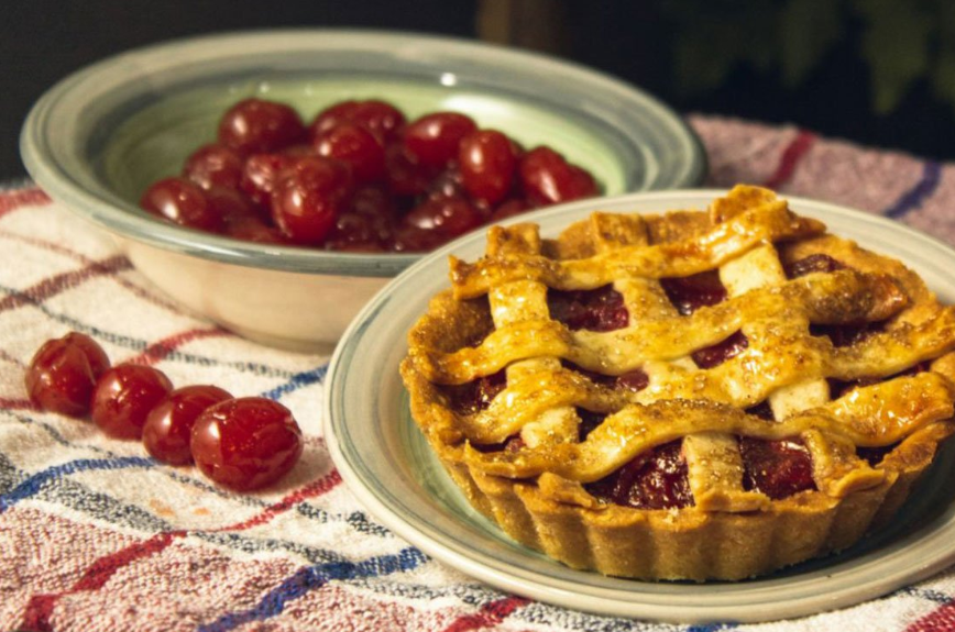 Starinska pita s trešnjama: Recept koji osvaja ljubitelje voćnih kolača