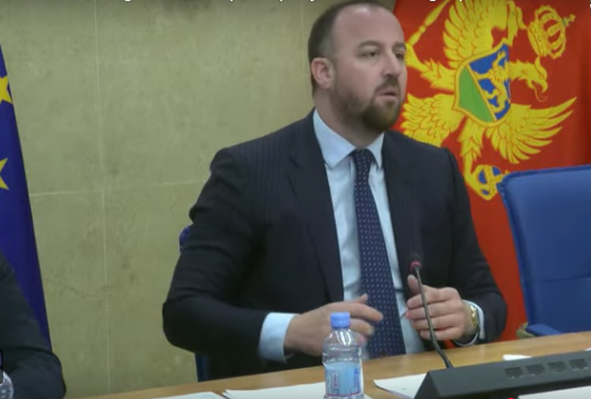 Nikolić poručio Paunoviću: Najviše ste se obraćali Marašu, a “mrtva usta ne govore”
