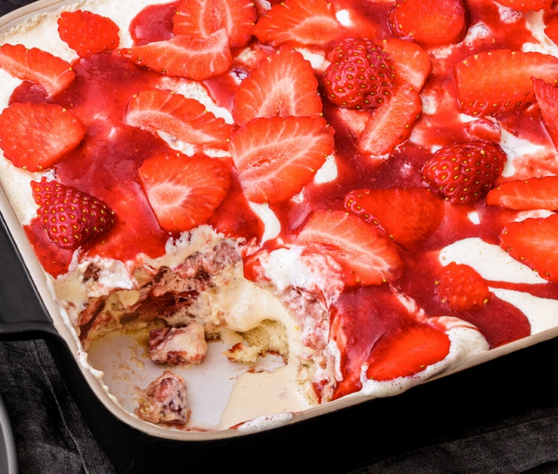 Ljetnja, voćna verzija omiljenog deserta: Tiramisu s jagodama – jednostavan, a oduzima dah!
