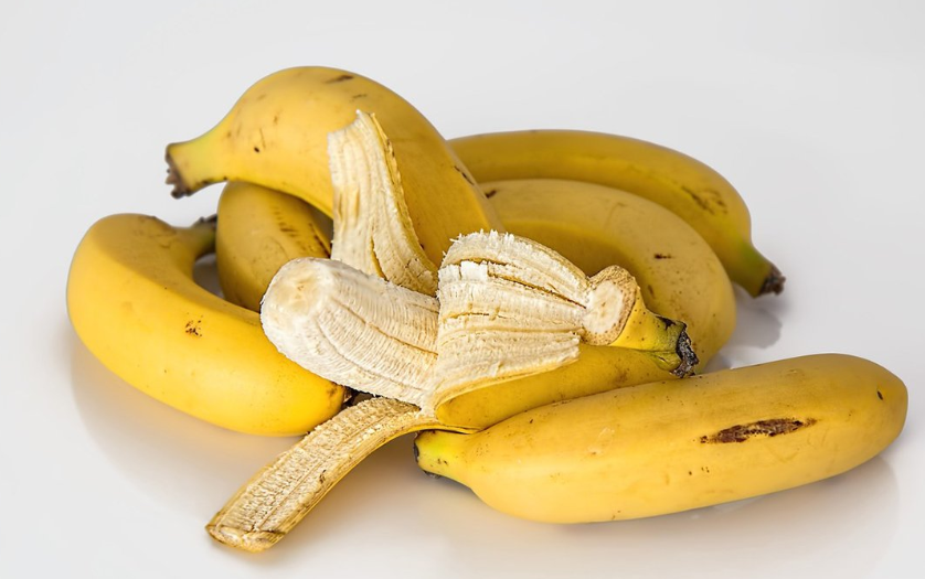 Nikad ne čuvajte banane na ovaj način, strunuće već drugi dan