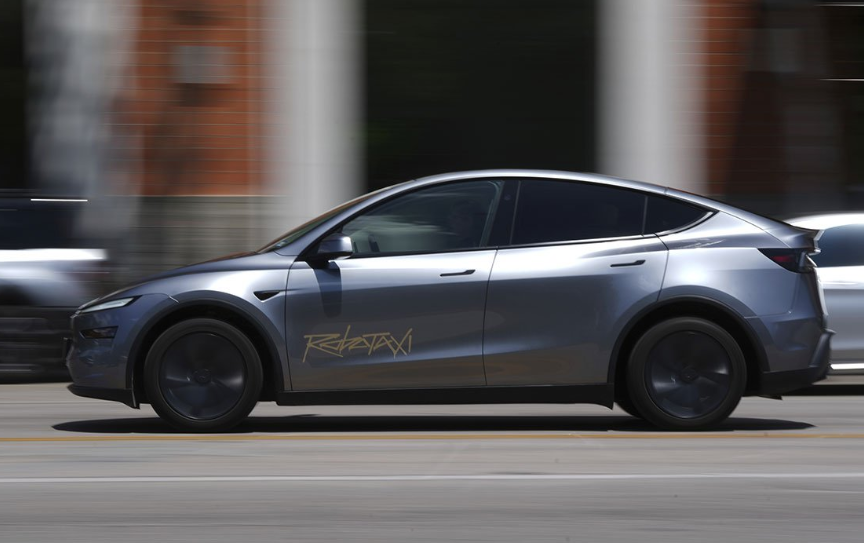 Tesla pokrenuo robotaksi u Teksasu