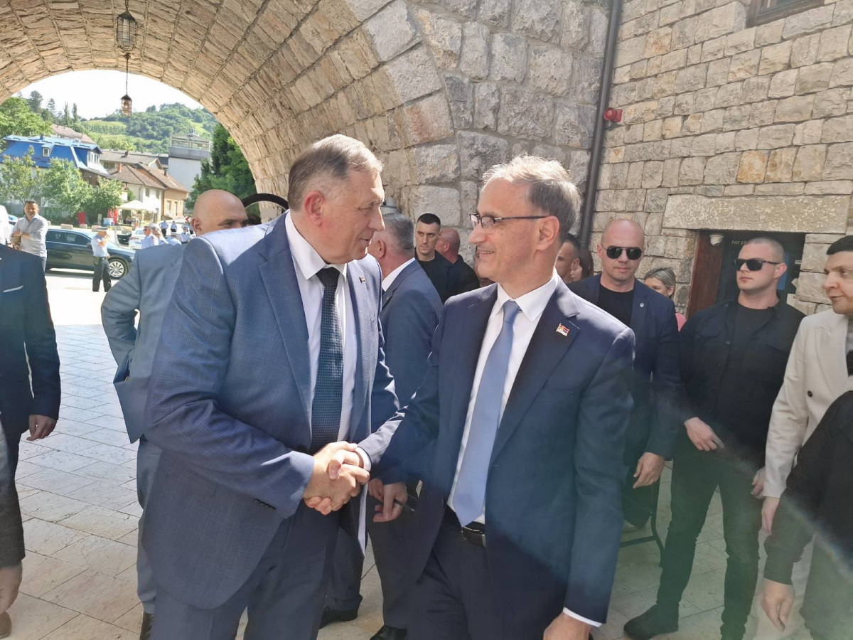 dodik macut