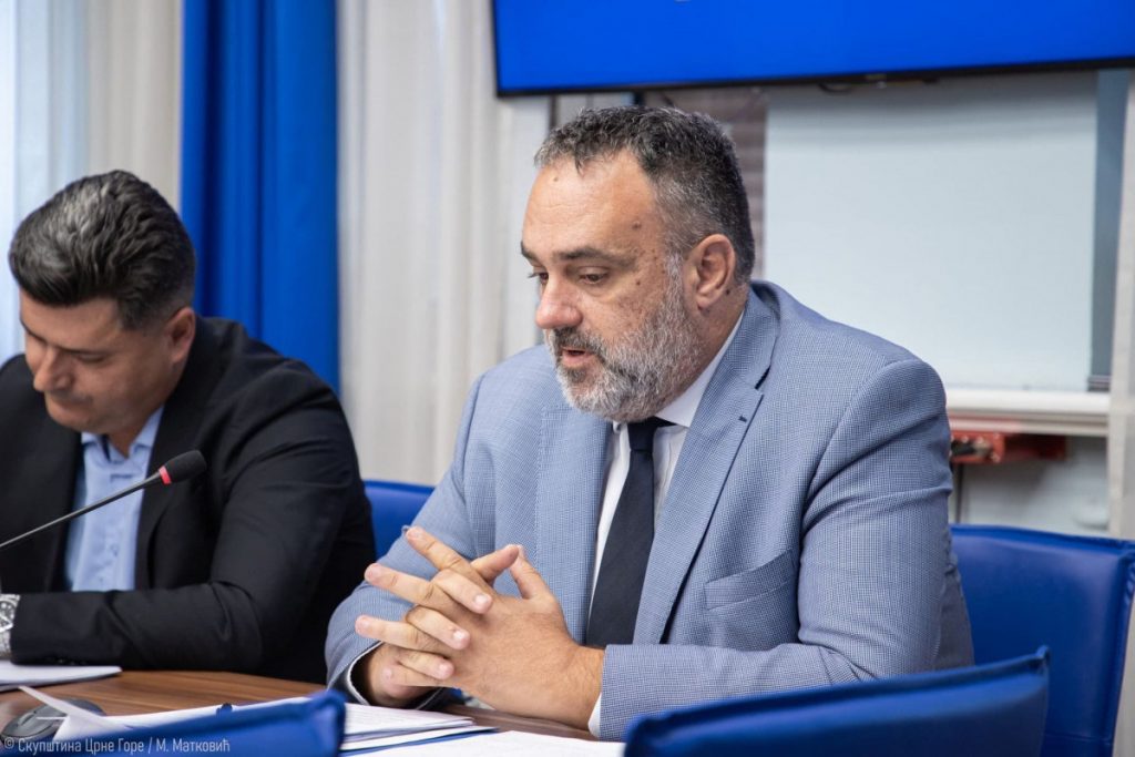 Drakić: Postoji više od 10 fotografija Đukanovićevih satova; Eraković: Ko će odgovati ako se ispostavi da su u pitanju fotomontaže?