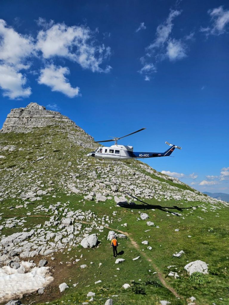 Srušio se policijski helikopter, poginuo žandarm, polit i mehaničar u bolbici
