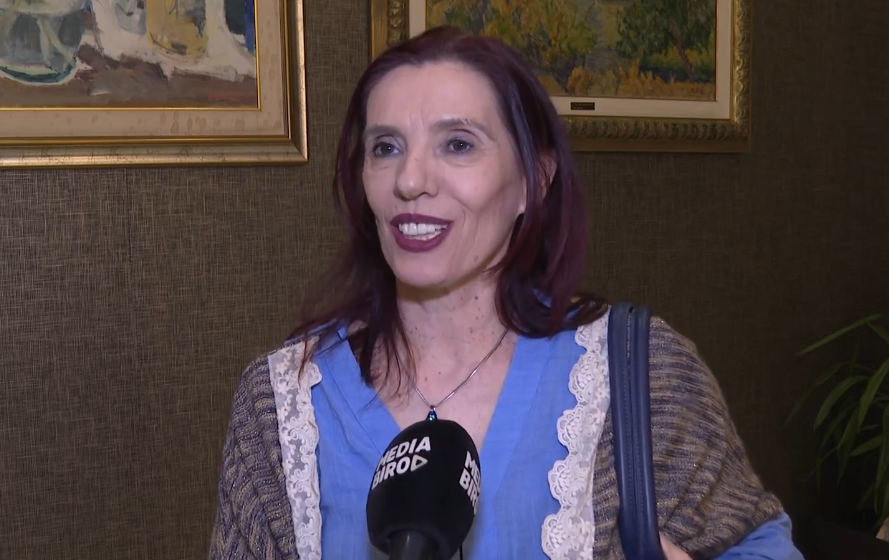 DPS-ova novinarka udarila na DPS: Milan Knežević vam se sprda u Skupštini, zarad briselskih štrikova ste dali legitimitet četničkom vojvodi Mandiću!