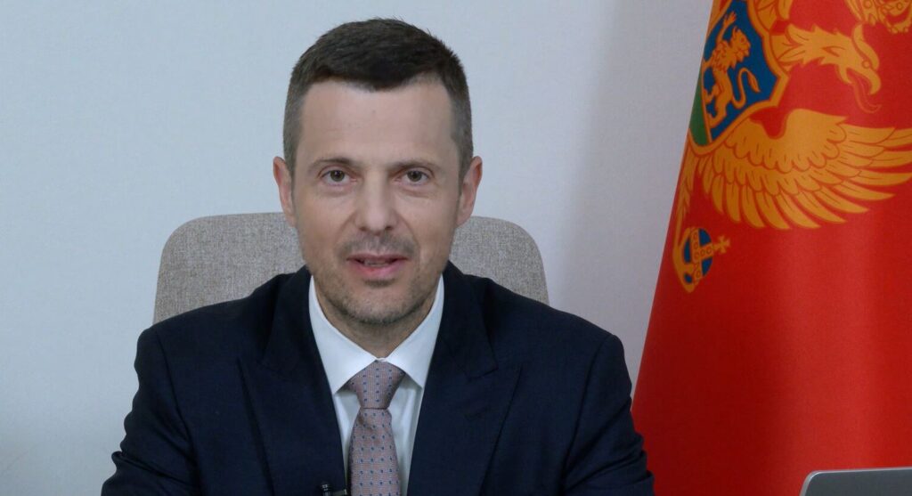 mujović