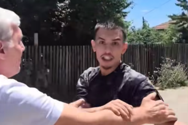 Albanac napao Srbina ispred kuće u Mitrovici: Prvo pokušao da ga zgazi kolima, pa mu nanio povrede glave, vrata, usne