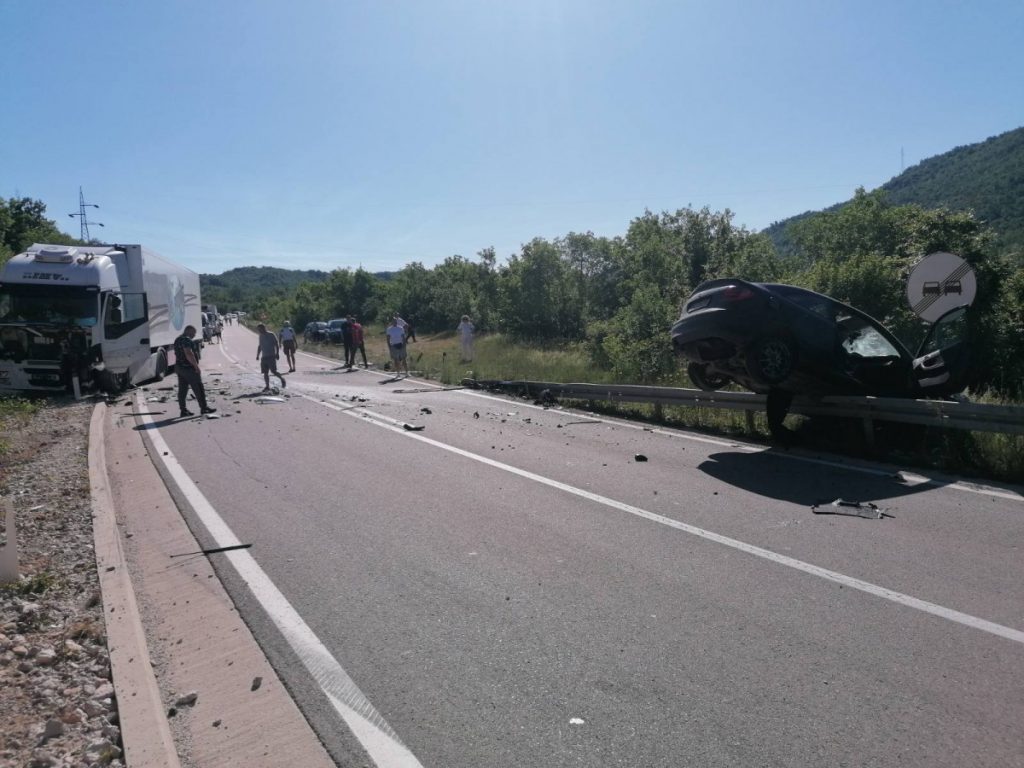 Saobraćajna nesreća u Trubjeli: Poginula jedna osoba