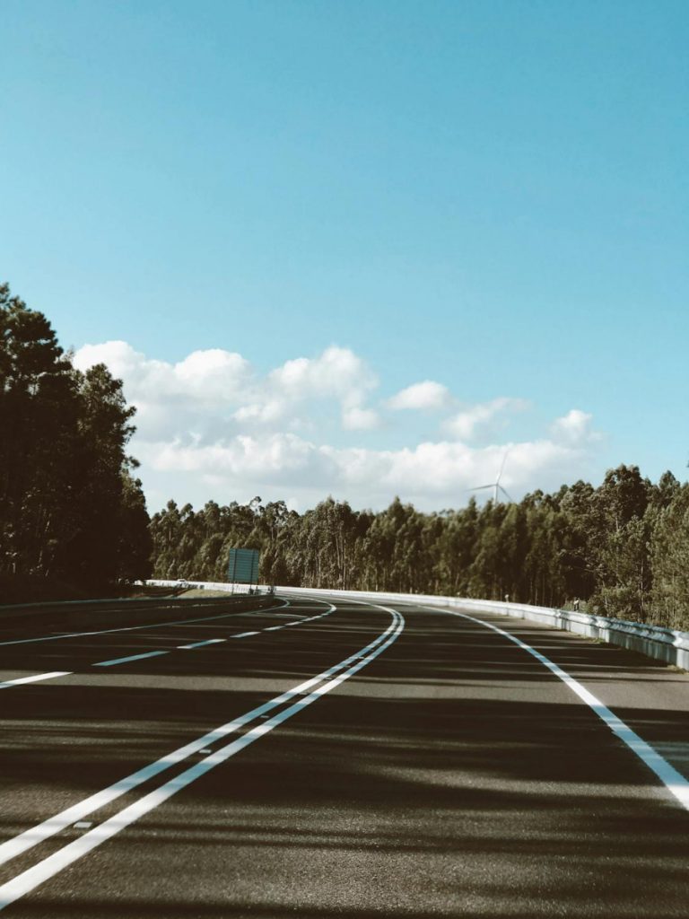 Kolovozi suvi, zbog poledice i odrona nekoliko dionica zatvoreno na sjeveru CG