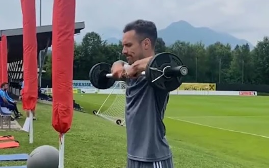 Vešović mijenja klub, ali ne i državu?
