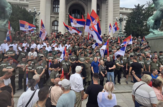 Vučić poslao poruku veteranima: Junaci Srbije, srećan Vidovdan!