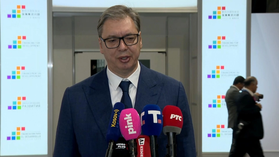 Vučić: Srbija ide naprijed, nastavljamo da gradimo, radimo da naši ljudi mogu da žive bolje (VIDEO)