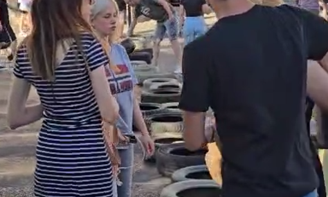 (VIDEO) Tenzično u Zemunu: Blokirali ulice gumama, kontejnerima, hoćemo li i danas svjedočiti nemilim scenama?