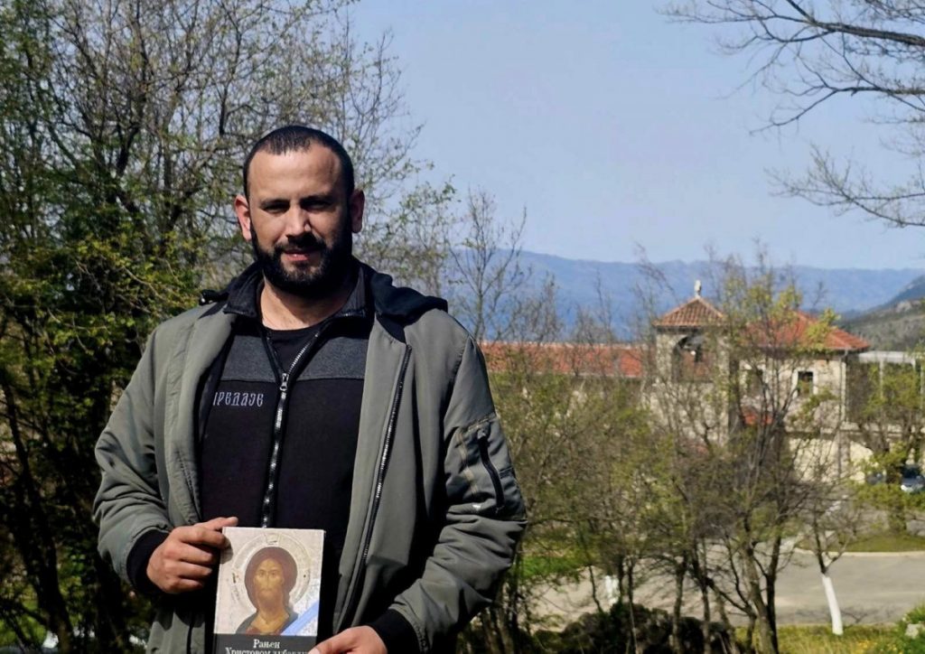 Oglasio se i Brković: Baveći se mojom kulturom sjećanja na Dražu Mihailovića DPS zaboravio da osudi Tompsonov nacistički performans u Zagrebu