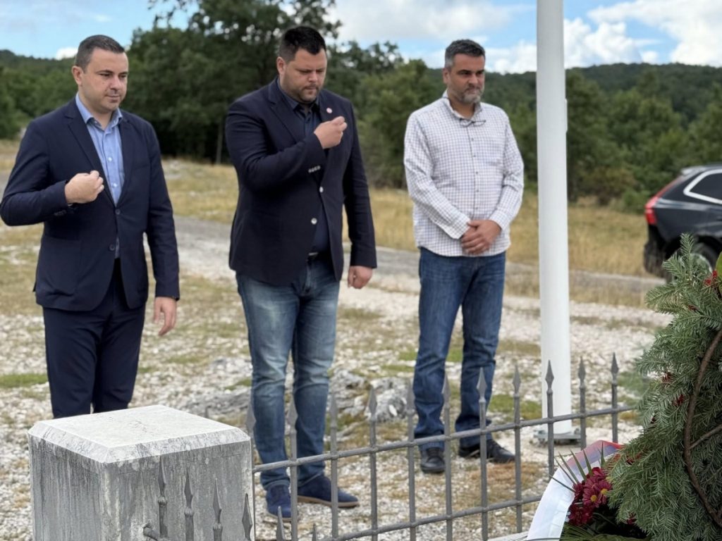 Kovačević položio vijenac na spomen-obilježje Vučedolskim junacima