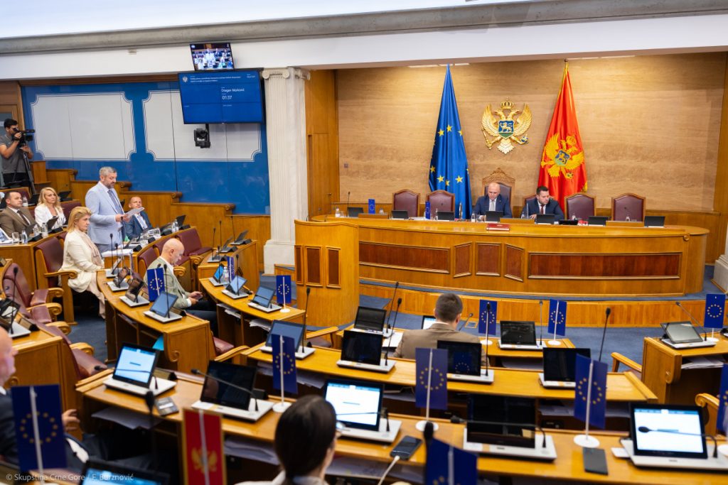 Slučajnost ili nešto više? Vlast se ljulja baš kad se otvaraju dosijei političkih ubistava – stara mreža se budi!