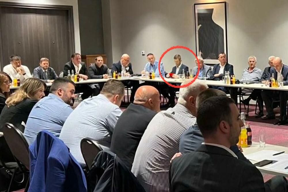DPS-ovci, ako je Mujović zaista fašista onda ste ga ili vi stvorili takvog, ili sada bezočno lažete