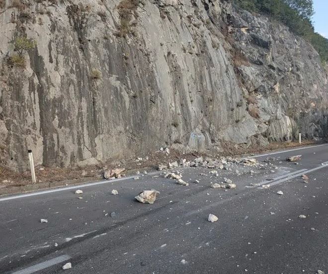 Saobraćaj u prekidu na dionici puta Danilovgrad – Nikšić, zbog saobraćajne nezgode