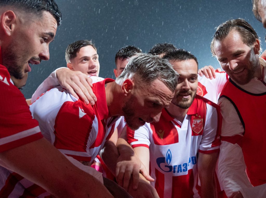 Petarda Zvezde: Ovacije za Arnautovića