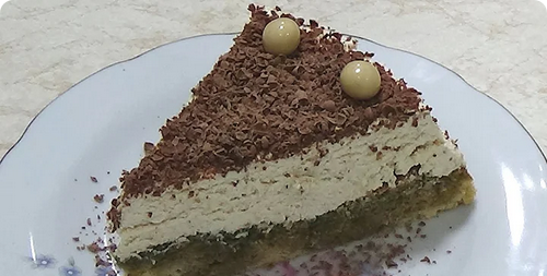 Ljetnja poslastica koja ne mora da se peče: Ledeni krem kolač sa kafom