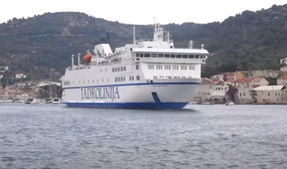 Split: Trajekt udario u dva broda, jedan potonuo