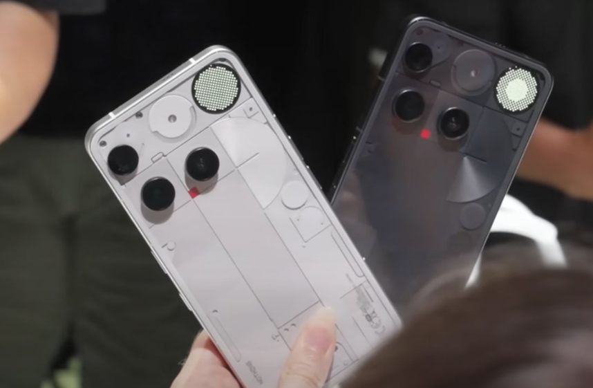 Nothing Phone (3) je vjerovatno najneobičniji telefon koji ste ikada vidjeli
