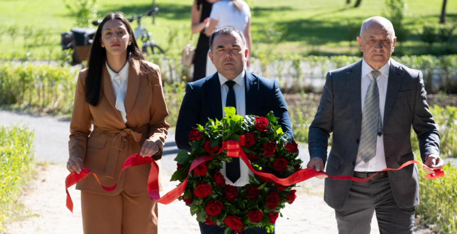 Položen vijenac na spomen-kosturnicu rodoljubima i žrtvama fašizma sa područja Cetinja