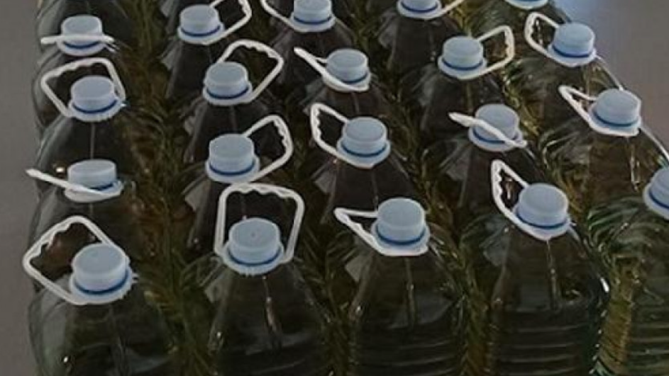 Pokušao da unese 200 litara rakije u Hrvatsku, kažnjen sa 12.000 eura