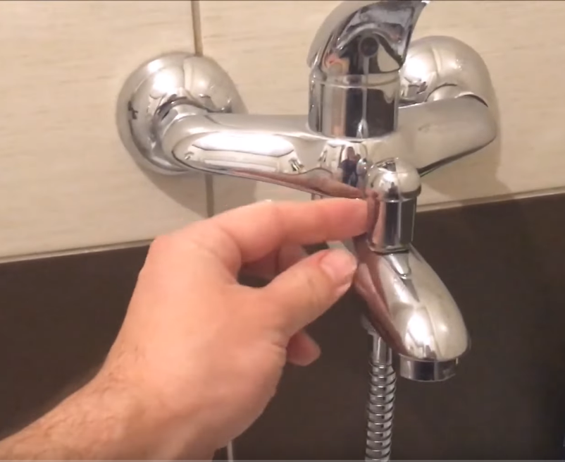 Jednostavan trik koji uklanja kamenac sa slavina (VIDEO)