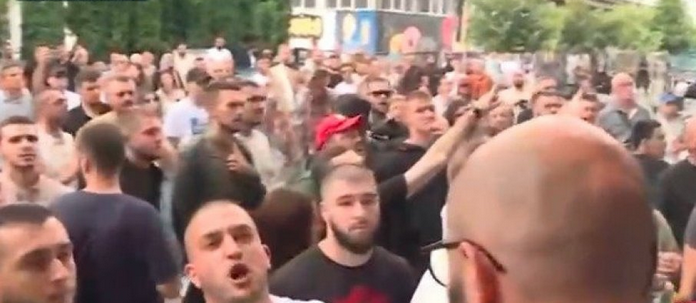 Identifikovane vehabije i blokaderi koji su povrijedili šest policajaca u Novom Pazaru (VIDEO)