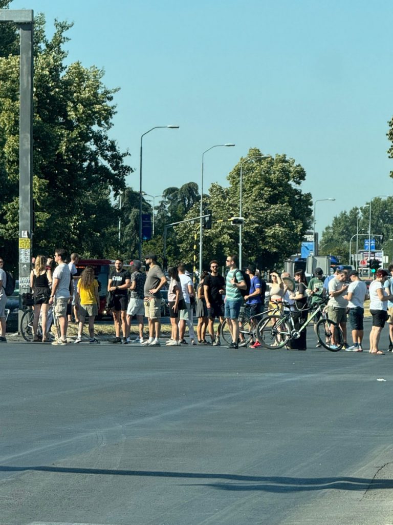 Okončane blokade u Novom Sadu i Nišu, u Beogradu uhapšene četiri osobe sa fantomkama