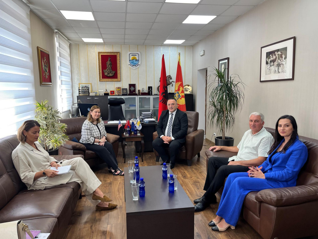 Ambasadorka SAD Rajnke posjetila Opštinu Tuzi: Razgovarano o podršci demokratskim procesima