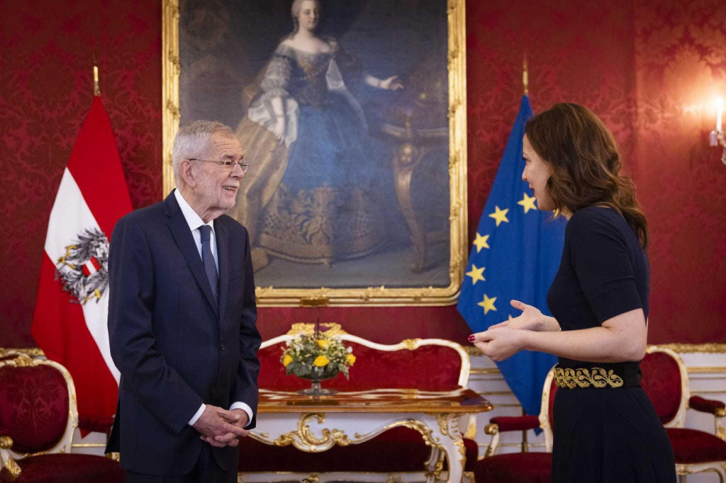 Anđić predala akreditivna pisma predsjedniku Austrije