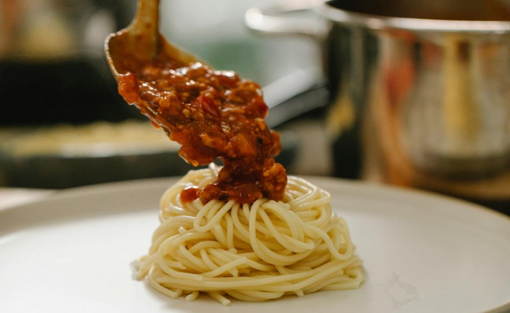 Probajte originalni recept za bolonjeze iz 1982. godine – svi ga spremaju pogrešno, evo kako to treba da izgleda