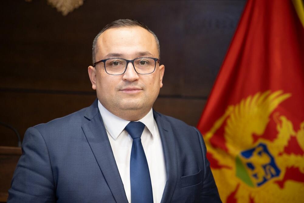 Ćeman: Kada Eraković kaže „stručnjaci“, vjerovatno misli na Zvicera i Milovića, a kada kaže „profesionalci“, sigurno misli na Veljovića i Lazoviće