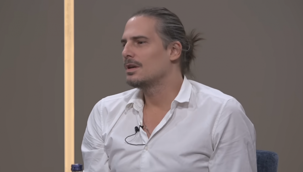 „Če Gevara sa Temua“ poziva na revoluciju: Priziva li proslavljeni režiser Majdan u Crnoj Gori i proteste nalik evropskim (gdje ima mrtvih)?