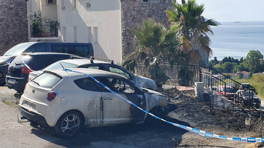 Herceg Novi: U tri požara izgorela četiri vozila